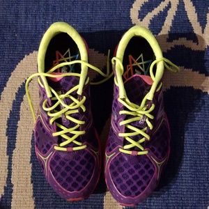 New Balance purple tennis shoes sneakers